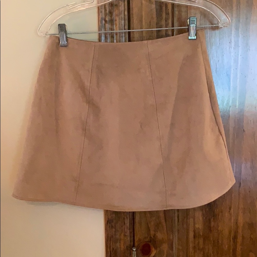 Small button down tan skirt! - Picture 2 of 3